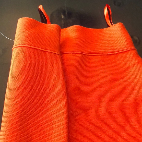 *New-* BCBG MAXAZRIA SKIRT - Picture 7 of 7